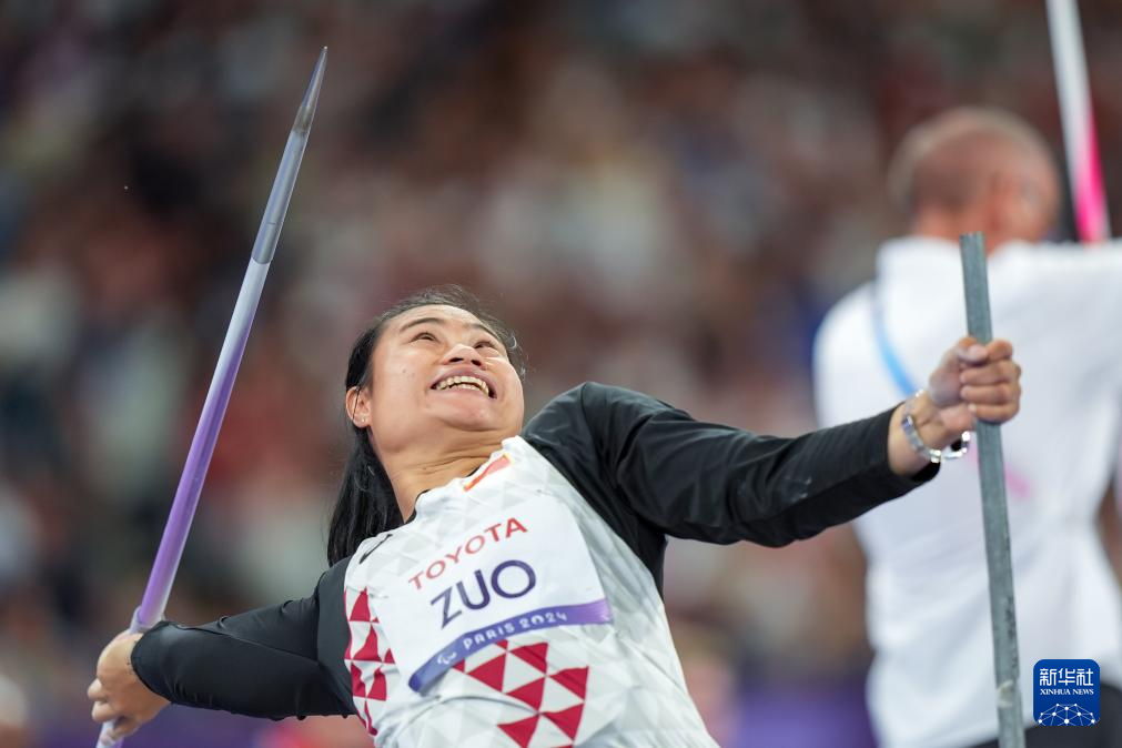田径——女子标枪F34级：邹莉娟、左彩云分获冠亚军
