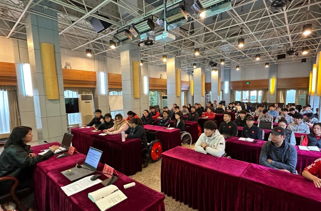 送教入队?筑牢思想防线 体管中心为冰上项目国家队开展反兴奋剂教育培训讲座